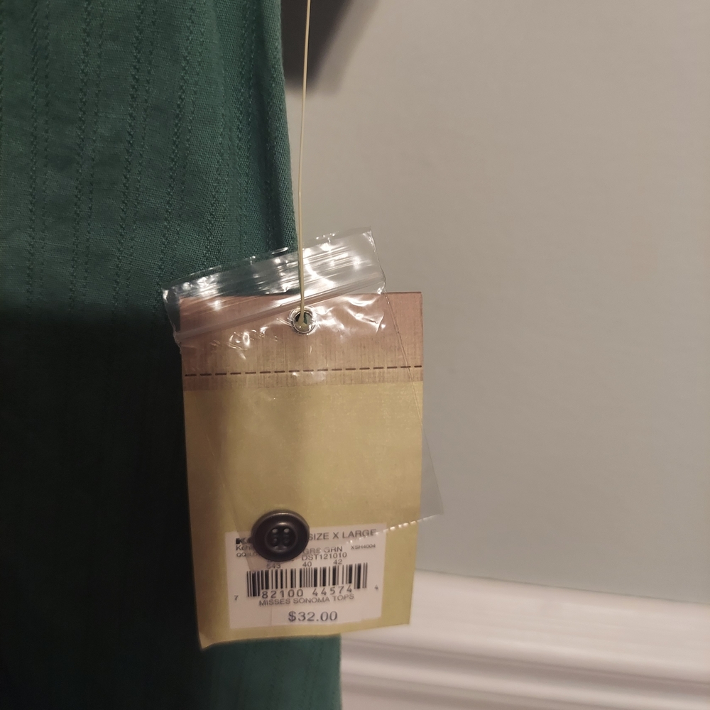 Sonoma Green Women's Button Down Shirt - Picture 4 of 5